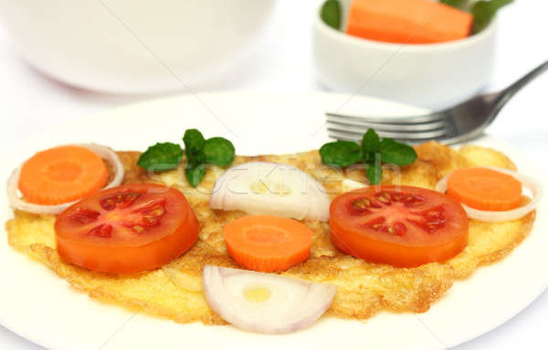 Ovo frito salada prato verde vermelho Foto stock © bdspn