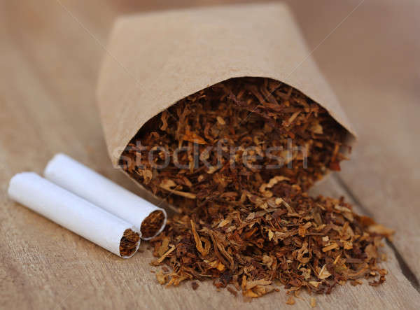 乾燥 煙草 葉 香煙 木 表面 商業照片 © bdspn