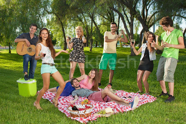 Foto stock: Adolescente · amigos · dança · guitarra · música · grupo