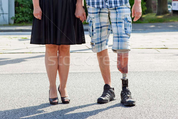 ストックフォト: 男性 · 着用 · 脚 · 立って · 女性 · 通り