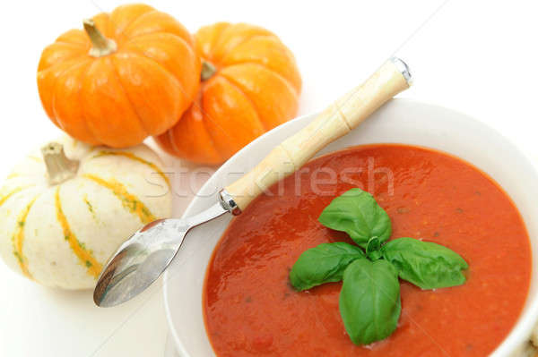 Saine soupe à la tomate chaud fraîches basilic servi [[stock_photo]] © bendicks