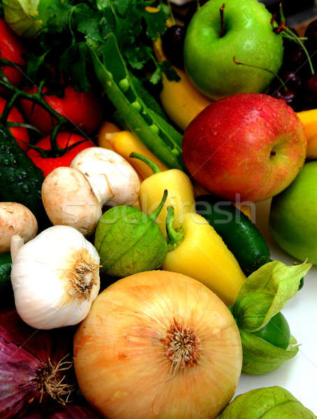 Fruct fructe proaspete legume cepe usturoi natură Imagine de stoc © bendicks