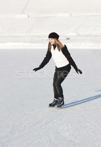 Fille patinage hiver patins femmes [[stock_photo]] © bendzhik