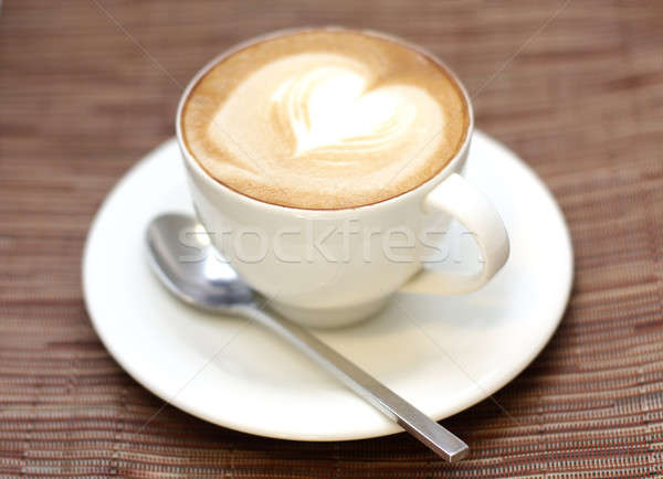 чашку кофе капучино пена форме сердце продовольствие Сток-фото © bendzhik