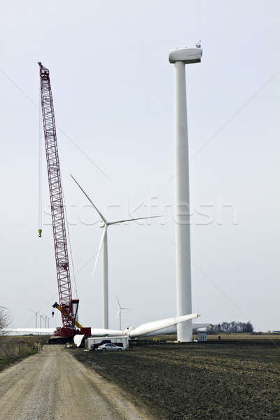 Farma wiatrowa budowy postęp technologii przemysłowych energii Zdjęcia stock © benkrut