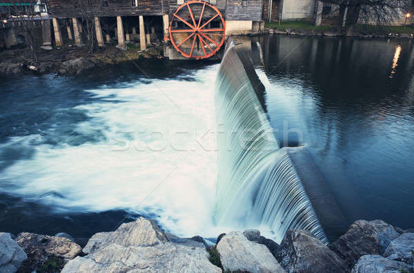 Oude molen duif rokerig bergen Stockfoto © benkrut