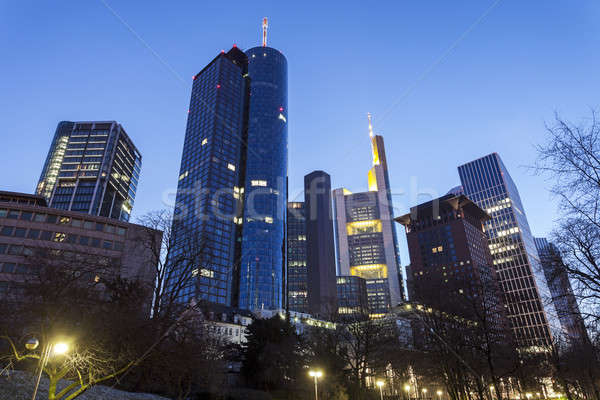 Arhitectura moderna centrul orasului Frankfurt albastru călători arhitectură Imagine de stoc © benkrut