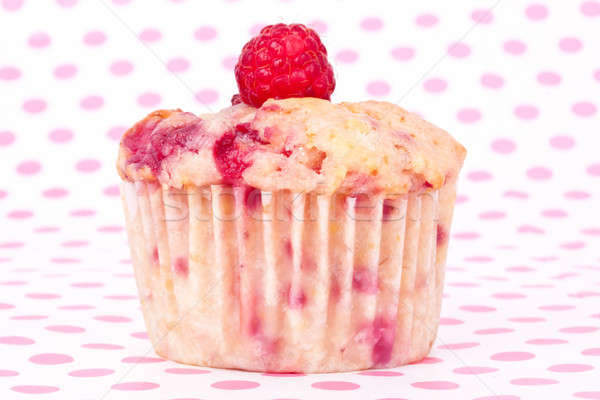 Málna muffin fehér torta reggeli desszert Stock fotó © bernashafo