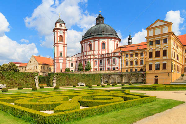 Pałac katedry ogrody południowy Czechy wiosną Zdjęcia stock © Bertl123
