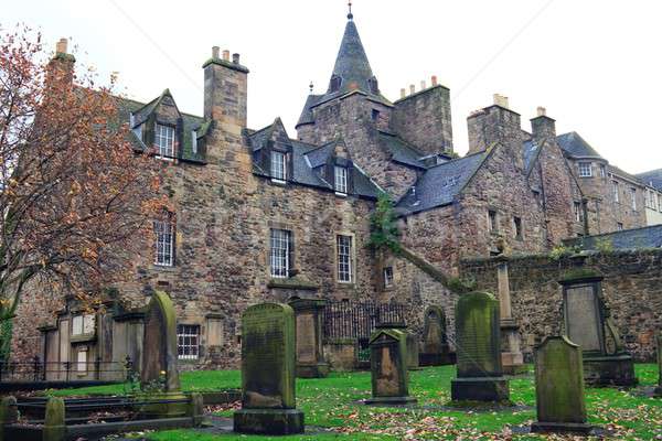 Edinburgh cimitir trece piatră Scoţia ceaţă Imagine de stoc © Bertl123