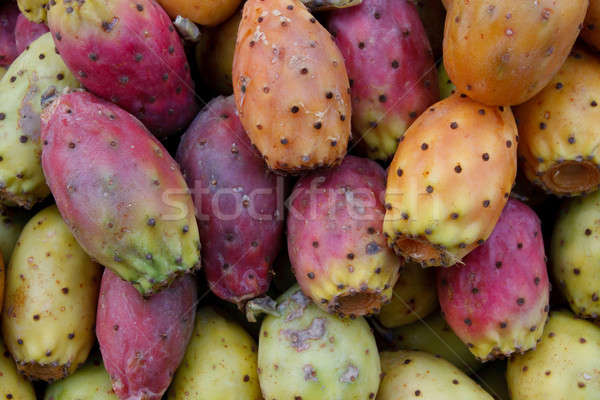 Gustos proaspăt cactus pere local piaţă Imagine de stoc © Bertl123