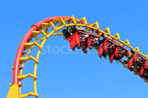 Blauer Himmel Metall blau schreien Geschwindigkeit Park Stock foto © Bertl123