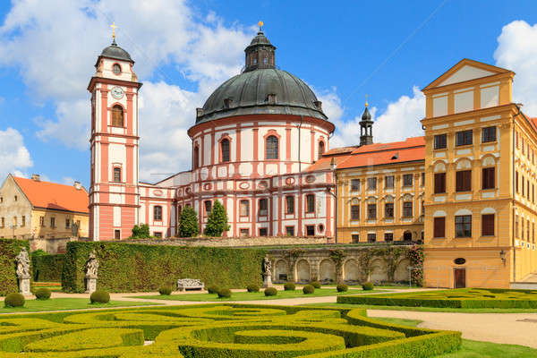 Pałac katedry ogrody południowy Czechy wiosną Zdjęcia stock © Bertl123