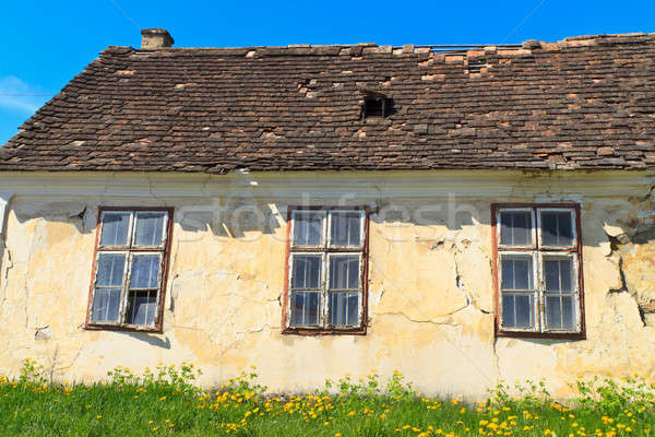 Aufgegeben alte Haus Details Detail Ansicht Stock foto © Bertl123