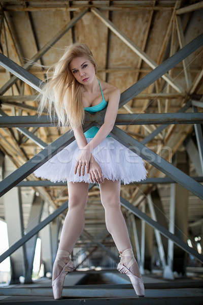 Stockfoto: Bevallig · ballerina · industriële · witte · brug · meisje