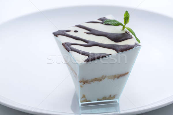 Congelato yogurt torta cioccolato Cup Foto d'archivio © bezikus