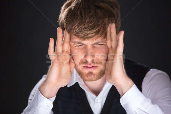 Hoofdpijn moe knappe man handen gezicht gevoel Stockfoto © bezikus