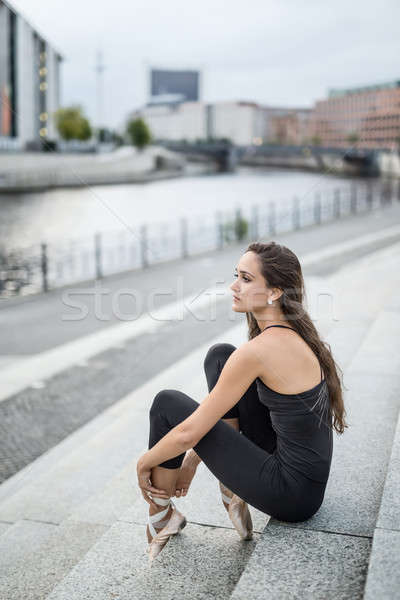 魅力的な バレリーナ ポーズ 屋外 ダンサー 階段 ストックフォト © bezikus