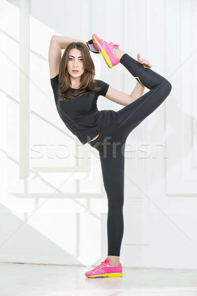 Rytmiczny gimnastyk wykonywania studio piękna odzież sportowa Zdjęcia stock © bezikus