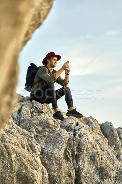 Turista megnyugtató kint vonzó fickó fekete Stock fotó © bezikus
