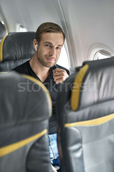 Foto stock: Bonito · cara · avião · feliz · homem · janela