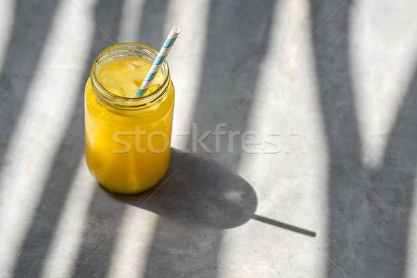 Renkli kokteyl tablo sarı meyve dilimleri Stok fotoğraf © bezikus