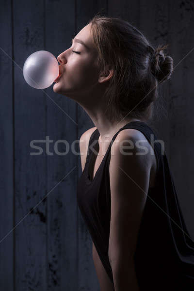 девушки розовый пузыря камедь портрет Сток-фото © bezikus