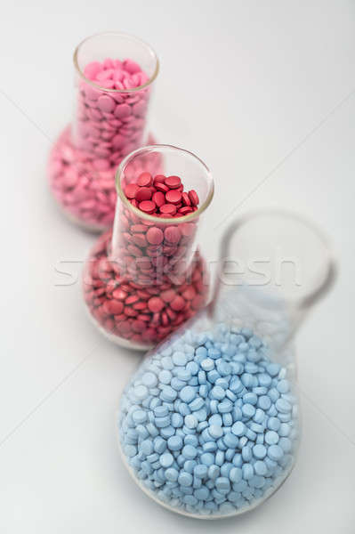 [[stock_photo]]: Verre · pilules · beaucoup · coloré · placebo