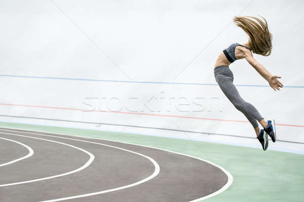 Stockfoto: Meisje · springen · buitenshuis · ongelooflijk · cyclus · track