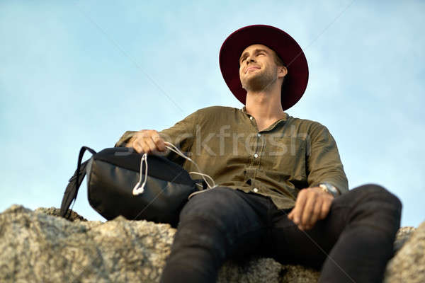 Touristischen entspannenden Freien Mann schwarz Rucksack Stock foto © bezikus