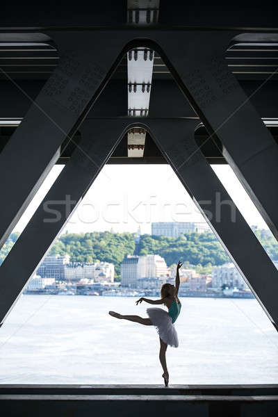Sylwetka wdzięczny baleriny biały zielone dziewczyna Zdjęcia stock © bezikus