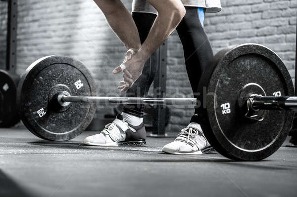 Foto stock: Exercício · barbell · belo · foto · mãos · pernas