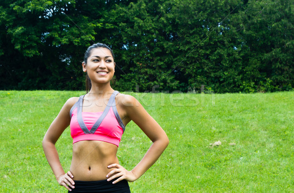 Jovem caber mulher parque menina feliz Foto stock © bigjohn36