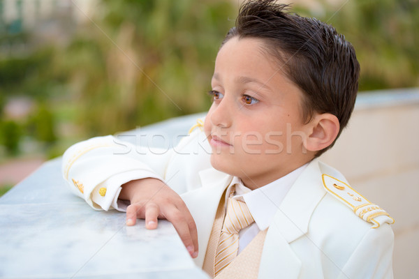 Tineri prima impartasanie băiat perete Imagine de stoc © BigKnell