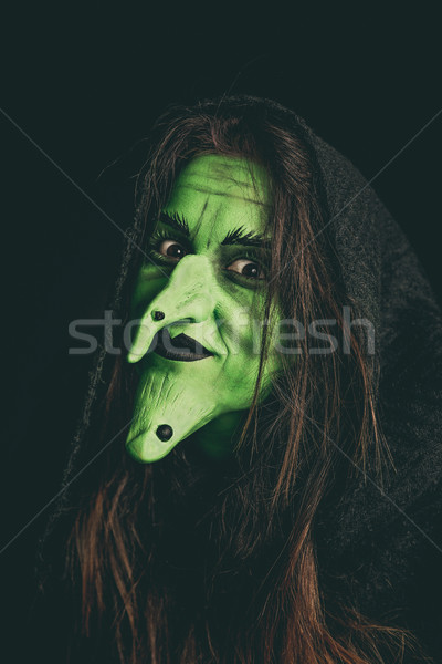 Imagine de stoc: Zâmbitor · vrăjitoare · verde · întuneric · halloween · machiaj