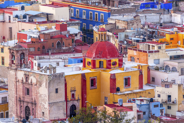 Gekleurd huizen Mexico kerk stad gebouwen Stockfoto © billperry