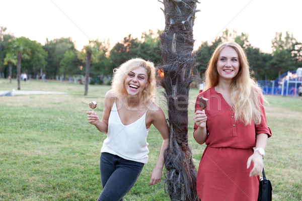 Crème glacée plaisir deux filles parc [[stock_photo]] © blanaru