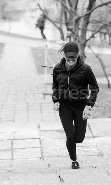 Dar meta fortalecimento alegre mulher corrida Foto stock © blanaru