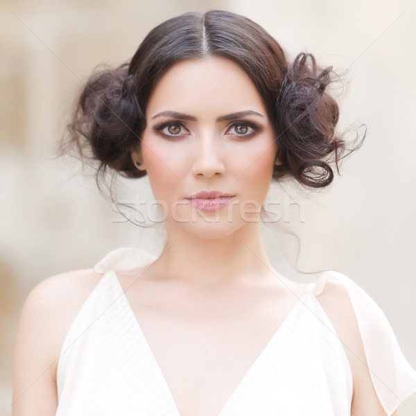 Hermosa enigma mujer insólito peinado Foto stock © blanaru