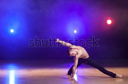 Stockfoto: Tijdgenoot · dans · jonge · gespierd · man