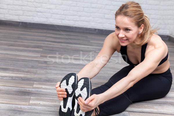 Passen immer groß jungen Frau Ausübung Stock foto © blanaru