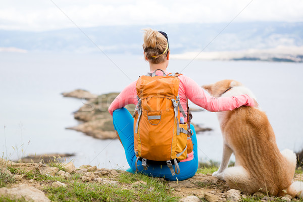 [[stock_photo]]: Femme · randonnée · marche · chien · mer · paysage