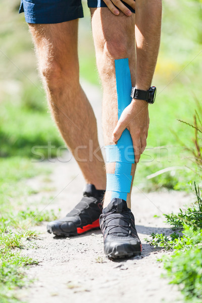 Mann läuft Läufer Landstraße jungen Athleten Stock foto © blasbike