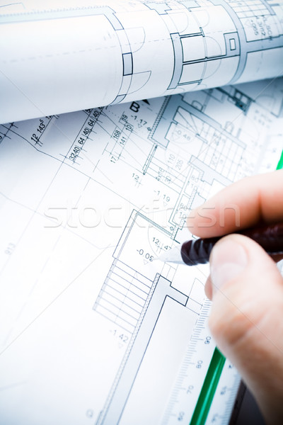 Foto stock: Arquitecto · de · trabajo · planos · mano · lápiz · dibujo