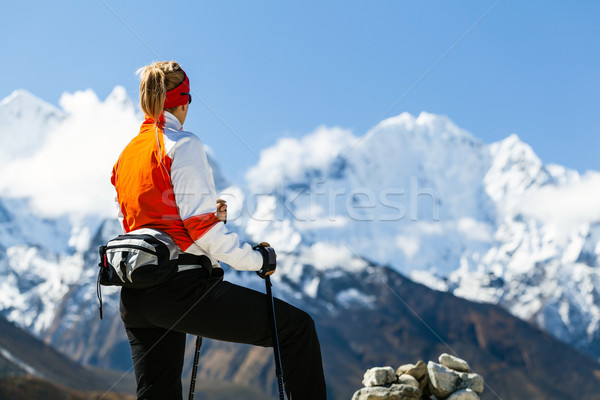 Mujer senderismo montanas caminante Monte Everest Foto stock © blasbike