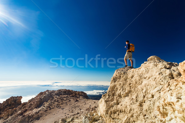 Homme touristiques randonneur sentier coureur regarder [[stock_photo]] © blasbike