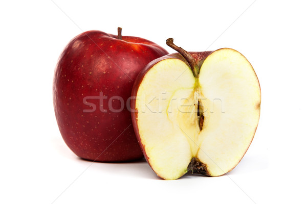 Foto stock: Sección · transversal · manzana · roja · núcleo · aislado · blanco