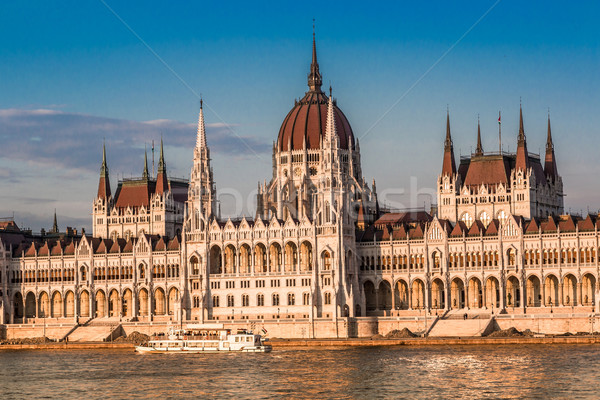 Chain Bridge and Hungarian Parliament, Budapest, Hungary Stock photo © bloodua