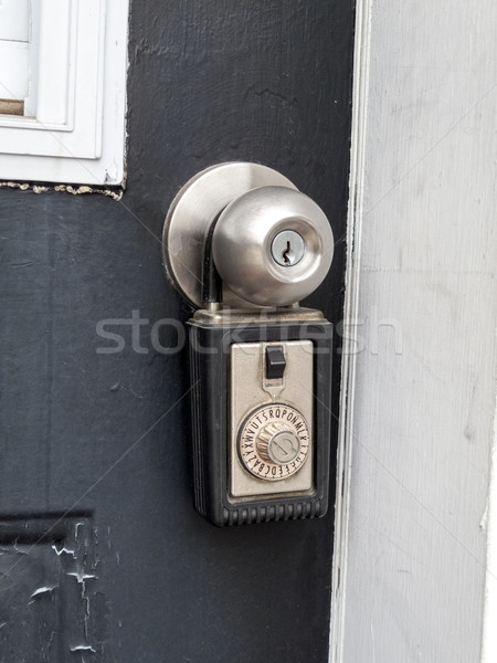 Közelkép számkombinációs zár ajtóküszöb otthon ajtó fém Stock fotó © bmonteny