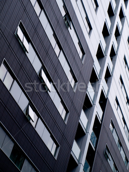 Modernes bâtiment de verre côté cool contemporain angle [[stock_photo]] © bobbigmac